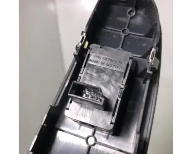 Interrupteur de leve vitre avant droit BMW SERIE 1 E87 PHASE 1 Essence