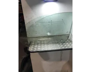 Vitre avant gauche BMW SERIE 1 E81 Diesel