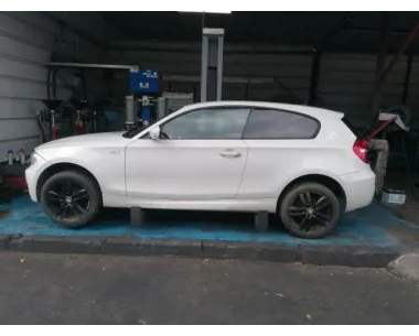 Vitre avant gauche BMW SERIE 1 E81 Diesel