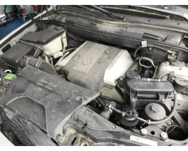 Verin de coffre BMW X5 E53 Essence