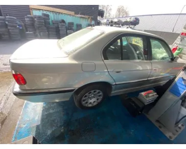 Serrure arriere gauche BMW SERIE 7 E38 Diesel