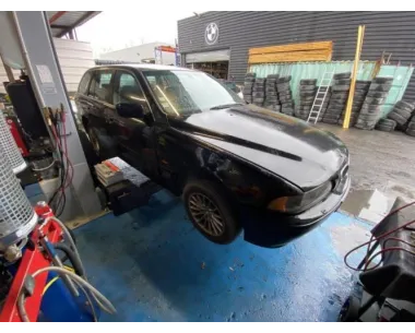 Vitre avant gauche BMW SERIE 5 E39 TOURING PHASE 2 BREAK Diesel