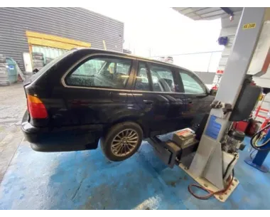 Vitre avant gauche BMW SERIE 5 E39 TOURING PHASE 2 BREAK Diesel