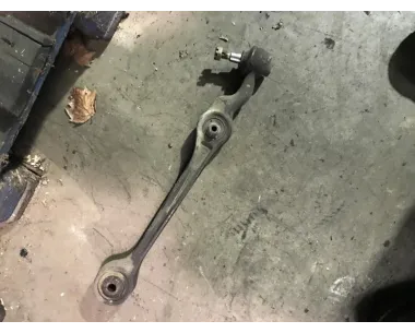 Bras inferieur avant droit BMW SERIE 7 (E23) 