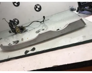 Enjoliveur moustache optique avant droit BMW  