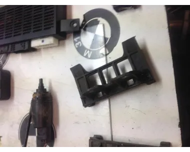 Support de pare chocs arriere BMW  