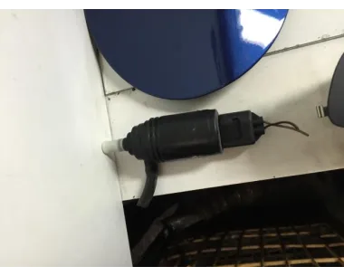 Pompe lave glace arriere BMW  