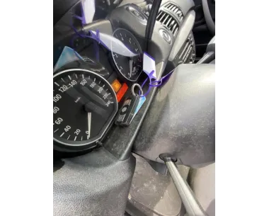 Fusee arriere gauche BMW SERIE 1 E87 PHASE 1 Essence