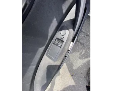 Fusee arriere gauche BMW SERIE 1 E87 PHASE 1 Essence