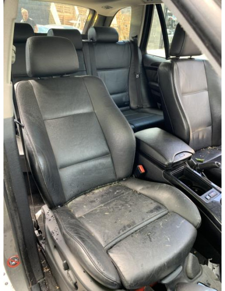 Pare boue arriere droit BMW X5 E53 Diesel