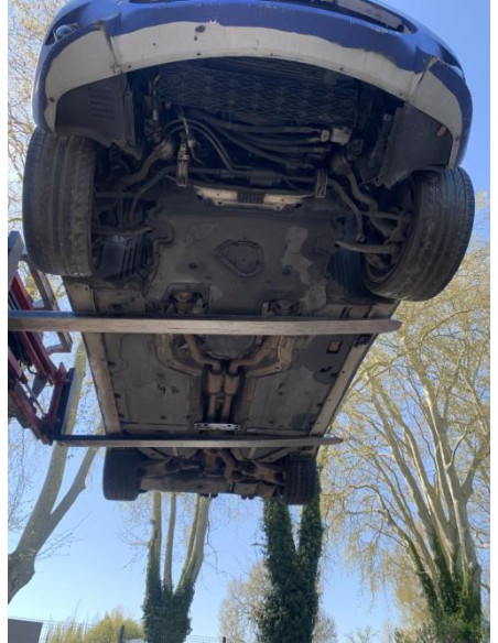 Fusee avant gauche BMW SERIE 5 E60 PHASE 2 Essence