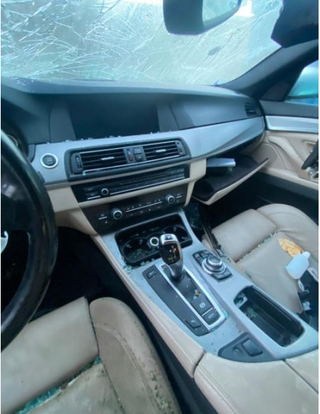 Console central (interieur plastique) BMW SERIE 5 F11 TOURING PHASE 1 BREAK Diesel