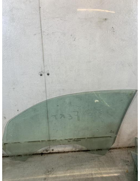 Vitre avant droit BMW SERIE 1 E81 Diesel