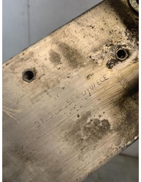 Support de pare chocs avant BMW SERIE 5 F07 GRAN TURISMO PHASE 2 Essence