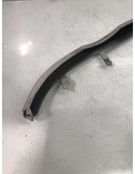 Enjoliveur moustache optique avant gauche BMW SERIE 3 E46 PHASE 1 Essence