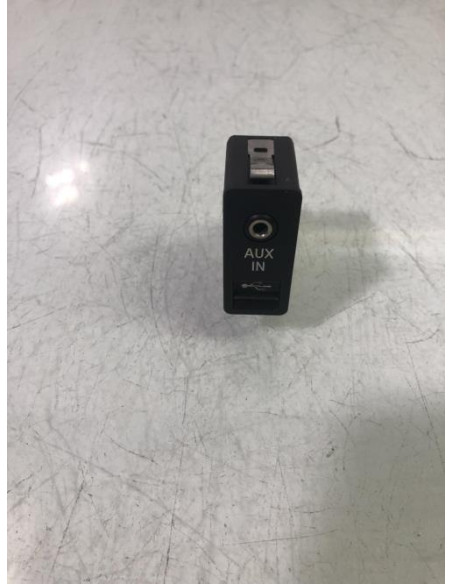 Prise port USB MINI MINI 2 R55 CLUBMAN PHASE 1 BREAK Essence