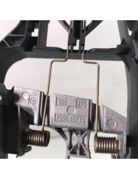 Support poignee porte arriere gauche MINI MINI 3 F55 Diesel