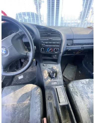 Console central (interieur plastique) BMW SERIE 3 E36 CABRIO Essence