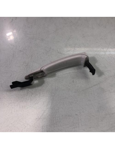 Poignee porte avant gauche BMW SERIE 1 E81 Essence
