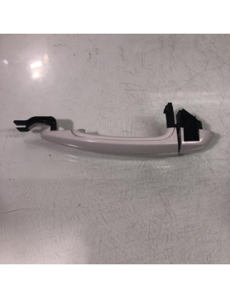 Poignee porte avant droit BMW SERIE 1 E81 Essence