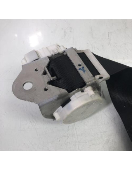 Ceinture avant gauche BMW SERIE 1 E88 CABRIO Essence