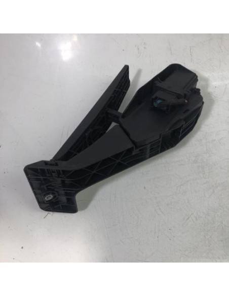 Pedale d'accelerateur BMW SERIE 1 E88 CABRIO Essence