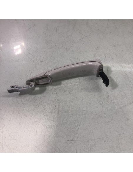 Poignee porte avant gauche BMW SERIE 1 E81 Diesel