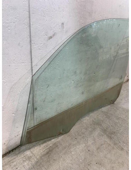 Vitre avant gauche BMW SERIE 1 E87 PHASE 2 Diesel