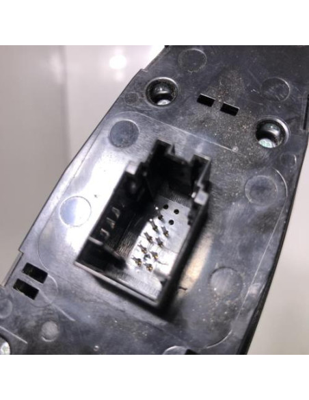 Interrupteur de leve vitre avant gauche BMW SERIE 1 F20 PHASE 2 Essence
