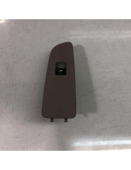 Interrupteur de leve vitre avant droit BMW SERIE 1 E88 CABRIO Diesel