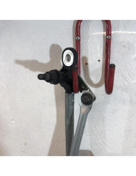 Moteur essuie glace avant BMW SERIE 1 E88 CABRIO Diesel