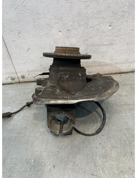 Fusee avant gauche BMW SERIE 1 E88 CABRIO Diesel