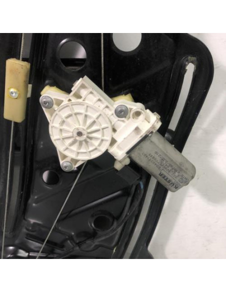 Leve vitre electrique arriere gauche BMW SERIE 1 E88 CABRIO Diesel