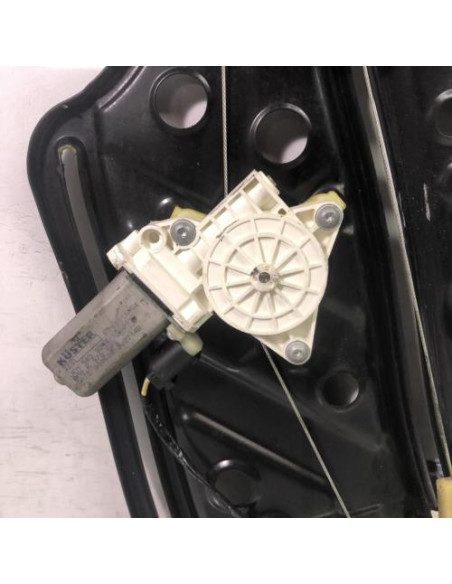 Leve vitre electrique arriere droit BMW SERIE 1 E88 CABRIO Diesel