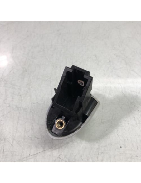 Poignee porte avant droit BMW SERIE 1 E81 Diesel