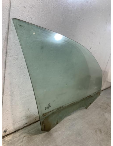 Vitre avant droit BMW SERIE 1 E87 PHASE 1 Diesel