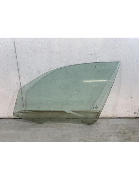 Vitre avant gauche BMW SERIE 1 E87 PHASE 1 Diesel
