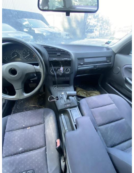 Poignee interieur avant droit BMW SERIE 3 E36 COUPE Essence