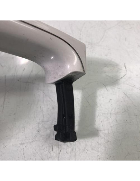 Poignee porte avant gauche BMW SERIE 1 E81 Diesel