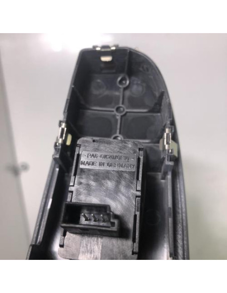 Interrupteur de leve vitre avant droit BMW SERIE 1 E87 PHASE 1 Essence