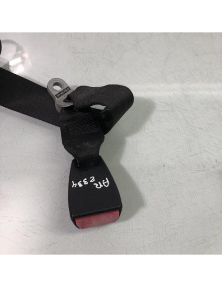 Attache ceinture arriere gauche BMW SERIE 3 E46 COUPE PHASE 2 Diesel