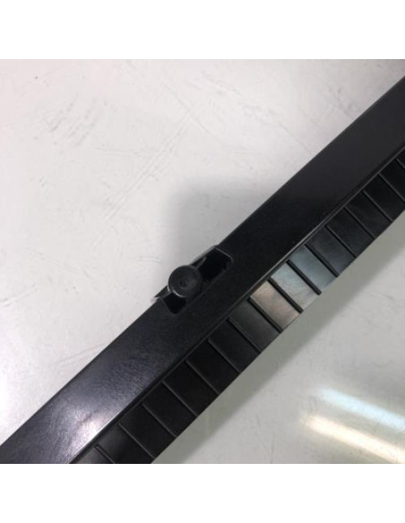 Garniture porte arriere droite MINI MINI 3 F60 COUNTRYMAN PHASE 1 BREAK 