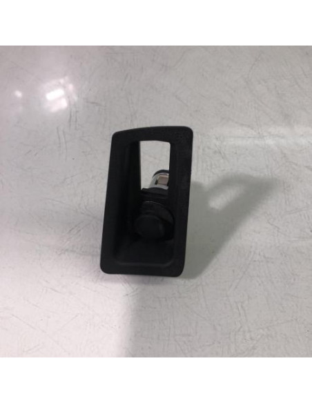 Console central (interieur plastique) BMW SERIE 1 E87 PHASE 1 Essence