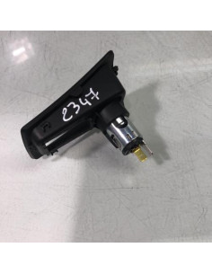 Console central (interieur plastique) BMW SERIE 1 E87 PHASE 1 Essence 2