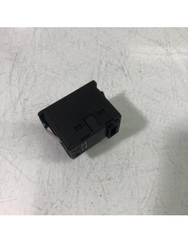 Prise port USB BMW SERIE 1 E87 PHASE 1 Essence