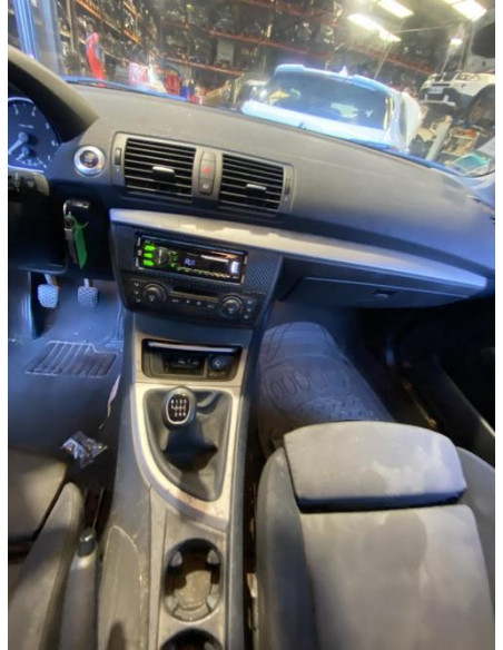 Prise port USB BMW SERIE 1 E87 PHASE 1 Essence