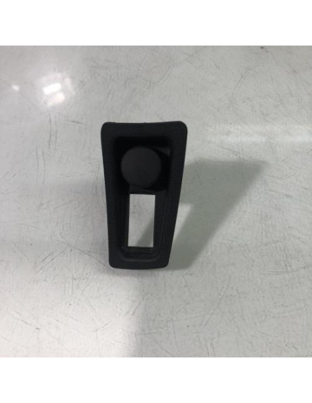 Console central (interieur plastique) BMW SERIE 1 E87 PHASE 1 Diesel