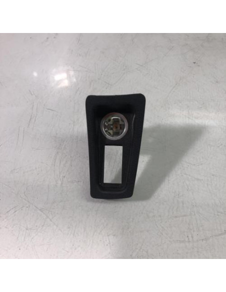 Console central (interieur plastique) BMW SERIE 1 E87 PHASE 1 Diesel