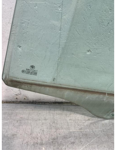 Vitre arriere gauche BMW SERIE 7 E38 Diesel