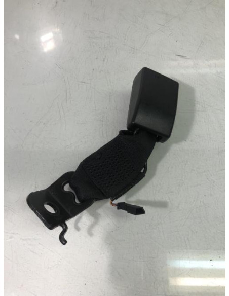 Attache ceinture arriere gauche BMW SERIE 1 F20 PHASE 1 Diesel